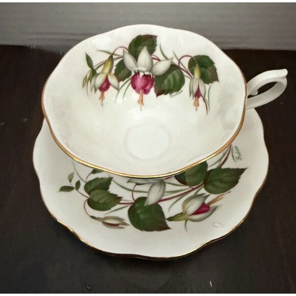 Vintage English Regency Tea Cup & Saucer Fuchsia Pattern Bone China England - Picture 2 of 8